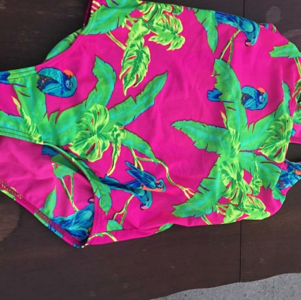 swim suite, one piece
